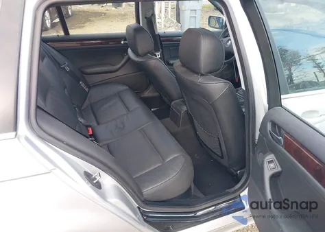 2005 BMW 325It from USA, damaged, VIN WBAEN33405EZ15736